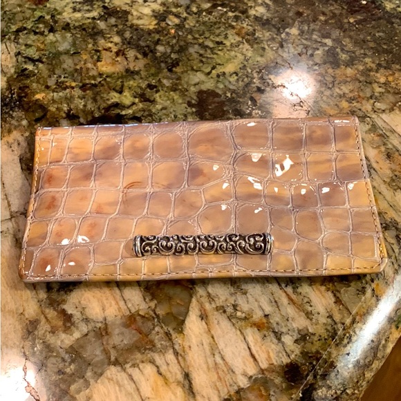 BRIGHTON BILL FOLD AND CARD CASE OUTSIDE POCKET. CROC EMBOSSED 7x3 3/4 INCHES - Picture 1 of 4